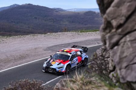 Neuville leads after punctures derail rally frontrunners