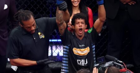 Rousey vs. Carano video: Adriano Moraes chokes out Phumi Nkuta as time expires, replay gives him submission win