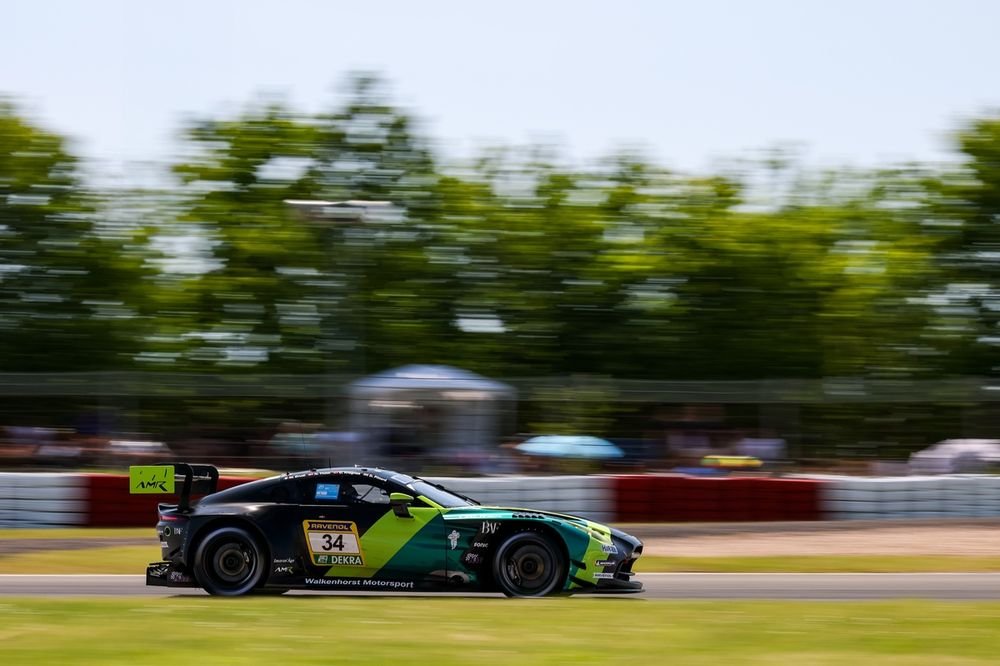 Walkenhorst Motorsport Aston Martin Vantage AMR GT3 EVO
