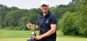 Wood gets back to winning ways