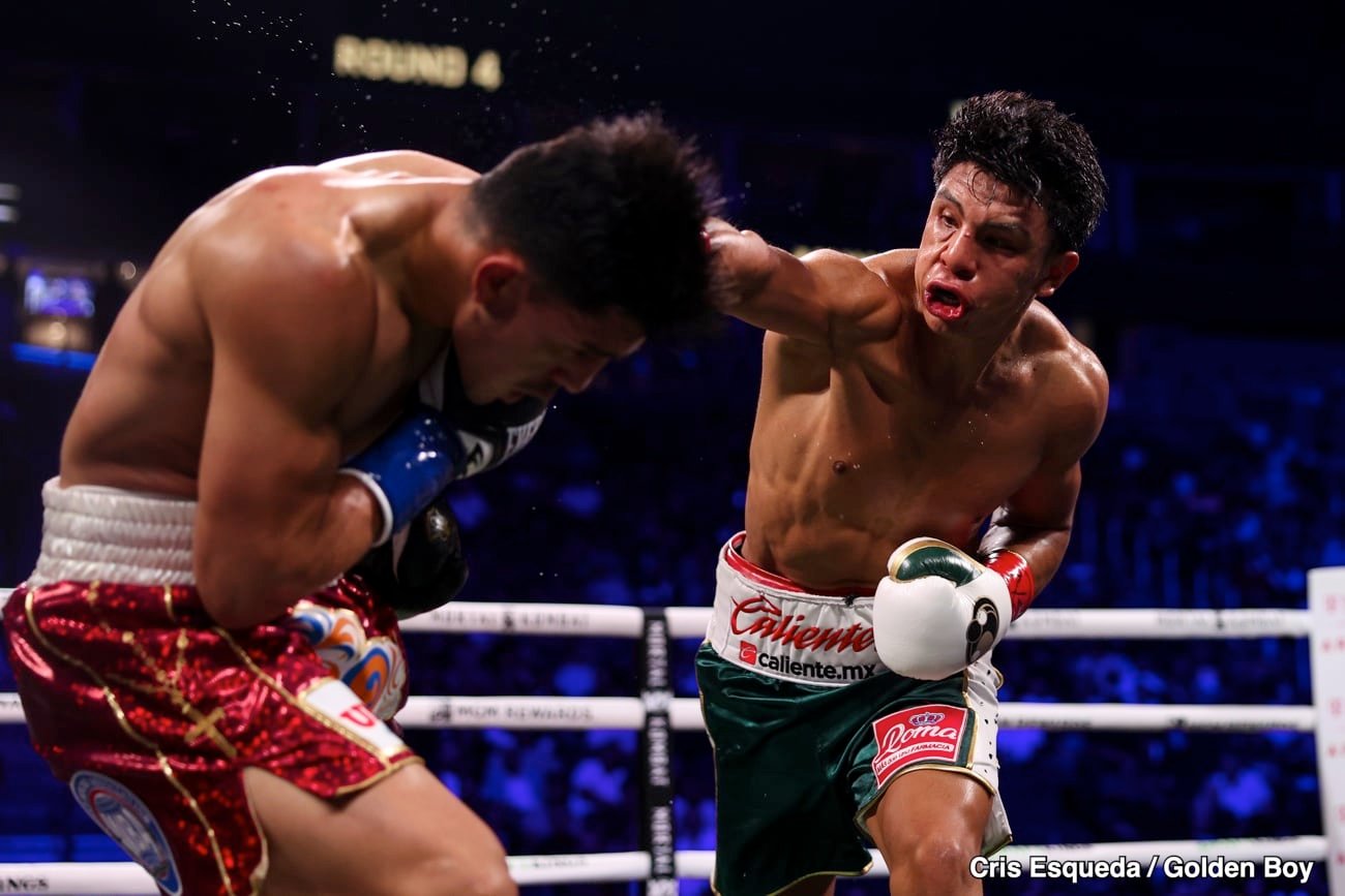 Image: Jaime Munguia dominates Resendiz, wins WBA title