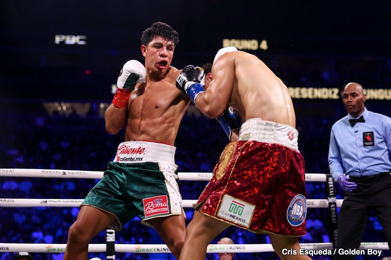 Image: Jaime Munguia dominates Resendiz, wins WBA title