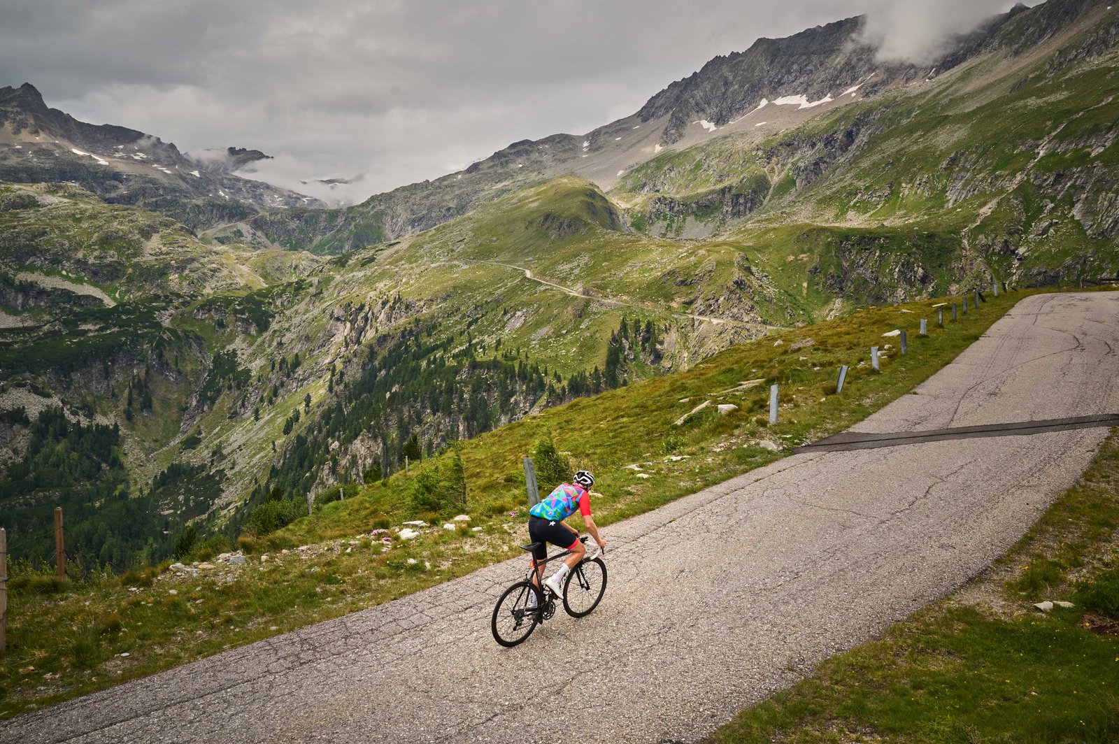 Simon Warren riding in the Austrian Alps