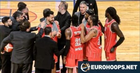 El partido del Hapoel Tel Aviv termina al descanso con solo un jugador en la cancha