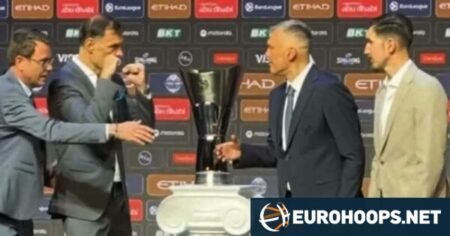 Μπαρτζώκας: Με υψωμένες γροθιές στο ΑΠΟΛΥΤΟ face off με Γιασικεβίτσιους