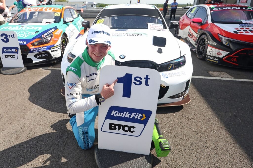 Rainford victorious in qualifying race, Sutton fails to finish after puncture