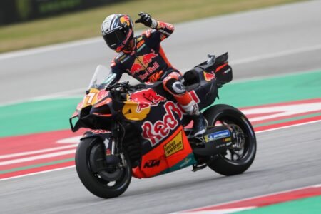 Acosta claims pole as Bezzecchi and Martin crash in qualifying
