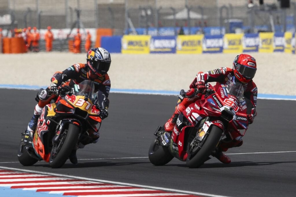 Marquez outduels Acosta to win, Aprilia duo collide