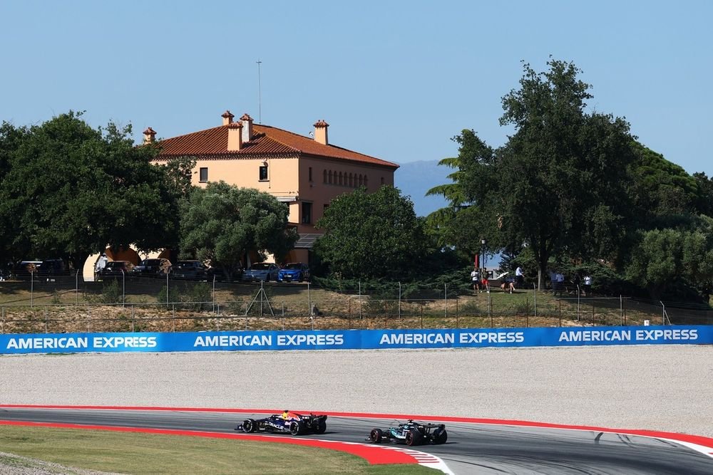 Max Verstappen, Red Bull Racing, George Russell, Mercedes