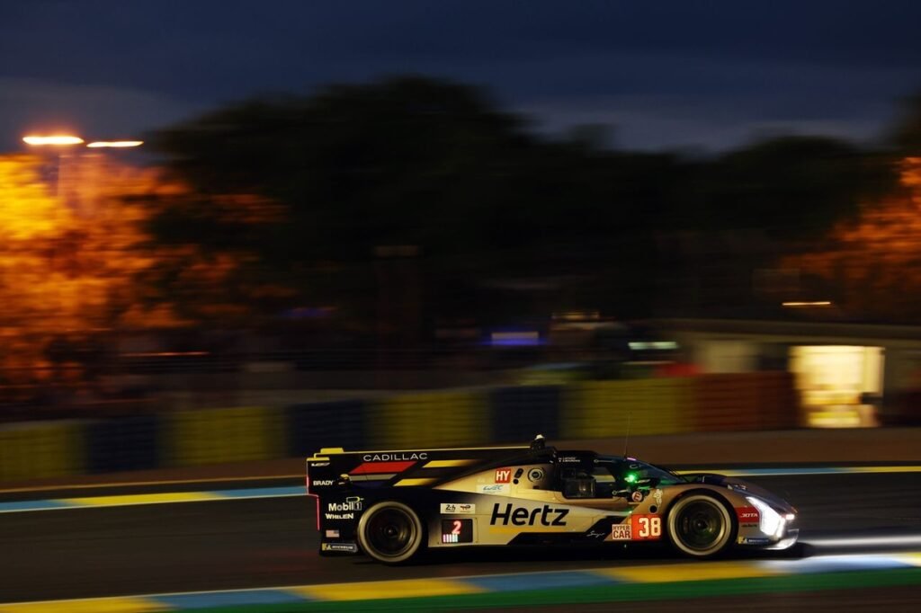 Cadillac snatches pole away from BMW by 0.005s