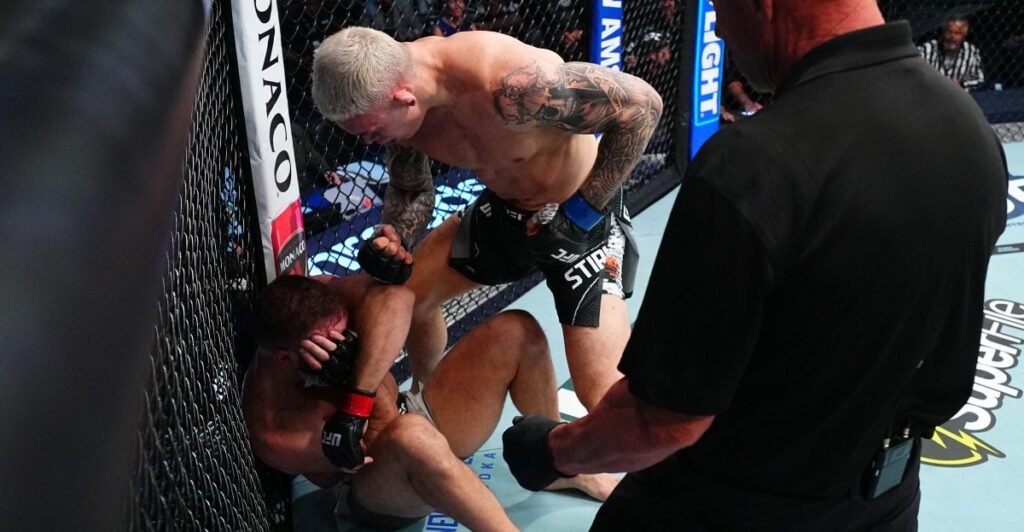 UFC Vegas 119 video: Navajo Stirling unloads barrage of punches, elbows to melt Ion Cutelaba in second round