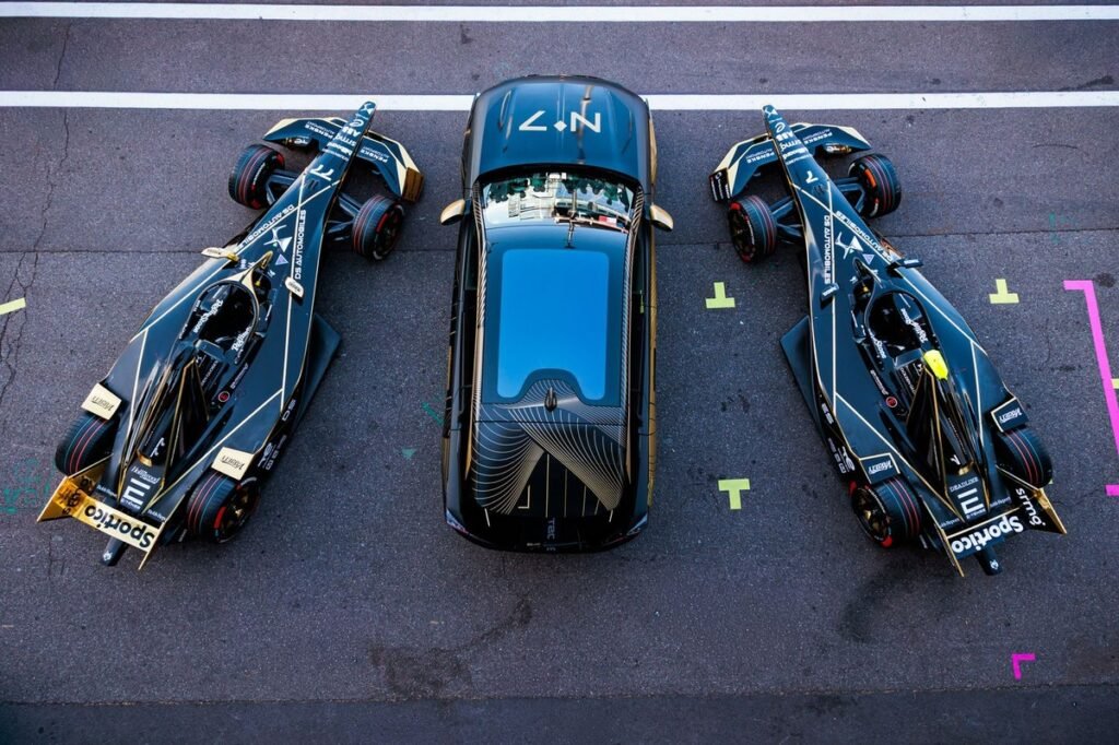 The DS N°7 hits the road