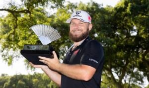 Hatton returns to winning ways at LIV Golf Andalucia