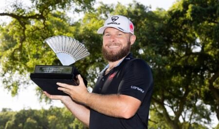 Hatton returns to winning ways at LIV Golf Andalucia