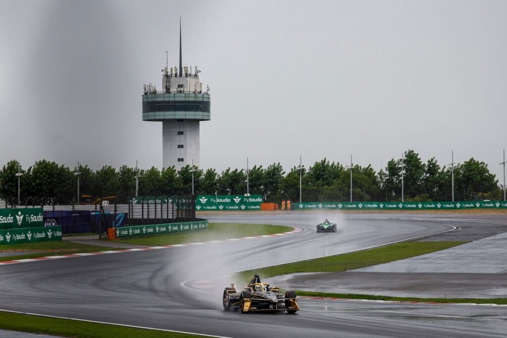 DS Penske shines in the rain in second Formula Shanghai E-Prix