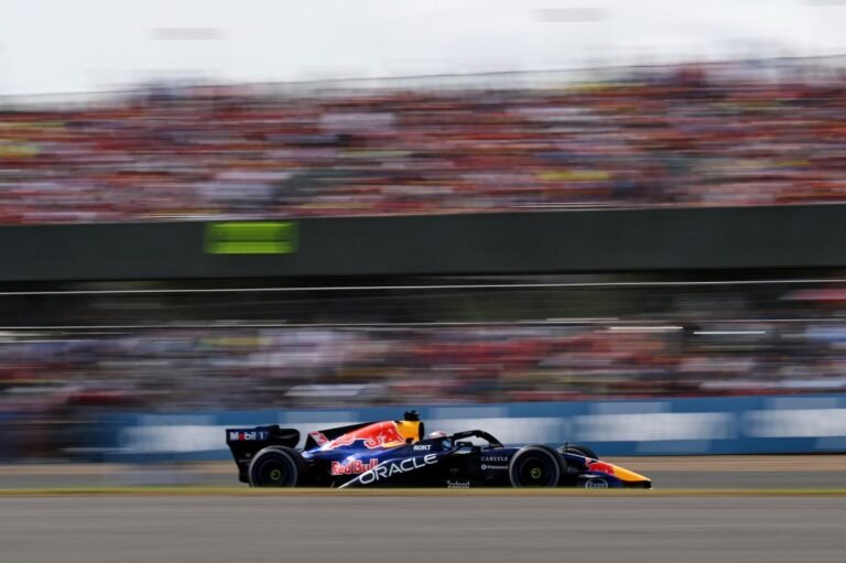 Why Verstappen is ‘right to be angry’ after another “super dangerous” wing failure