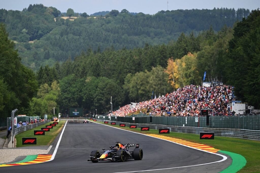 Verstappen quickest in FP1 over Hamilton