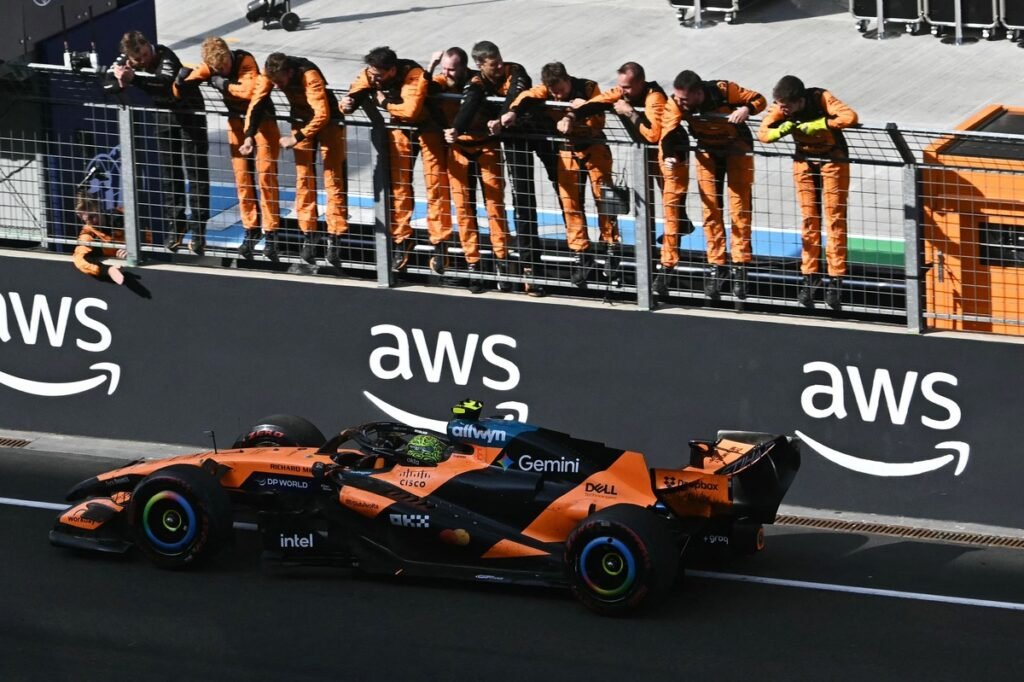 Norris wins from Verstappen and Antonelli, Piastri retires with gearbox failure