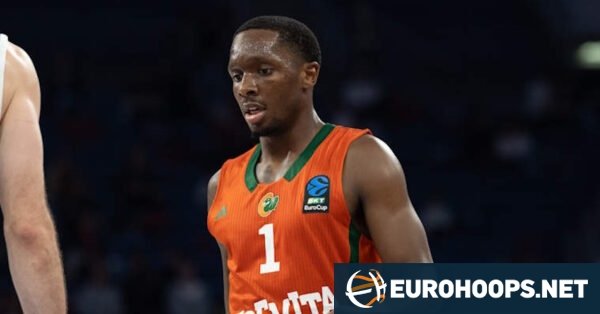 Umoja Gibson joins Barcelona on a two-year deal