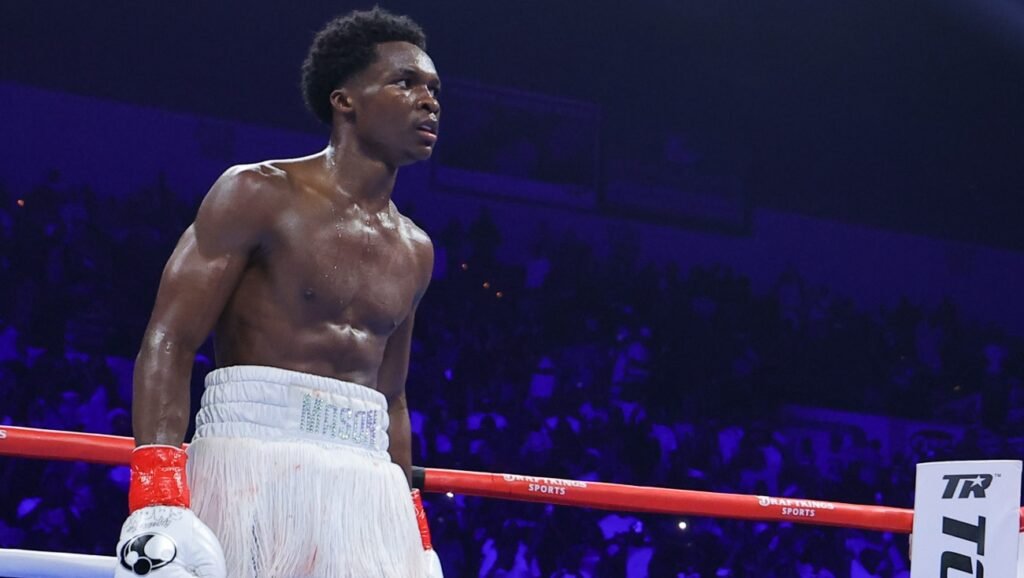Ring Magazine elevates Abdullah Mason to #4 in latest lightweight rankings