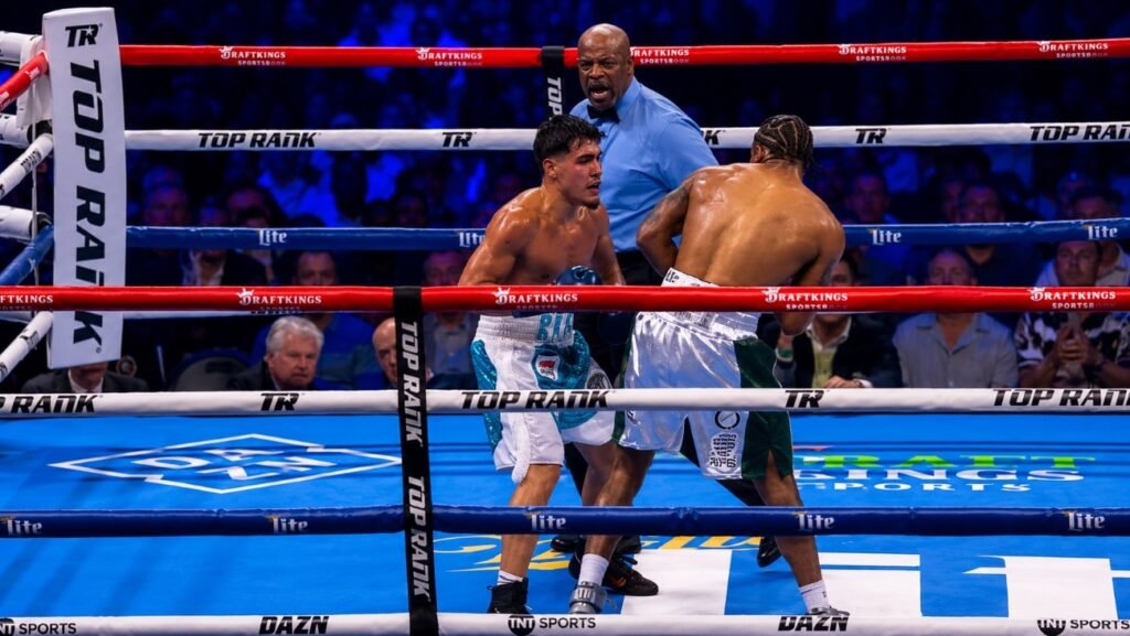 Fans Cry Robbery After Deric “Scooter” Davis Edges Carlos Ramos In Cleveland