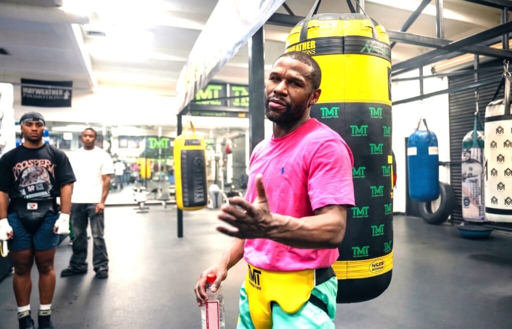 Floyd Mayweather Declares He’s Still ‘The Face Of Boxing’ At 50