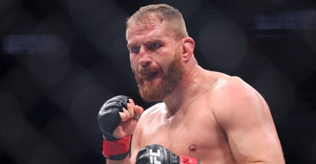 Rising prospect steps in against former champion in new UFC Belgrade co-main event