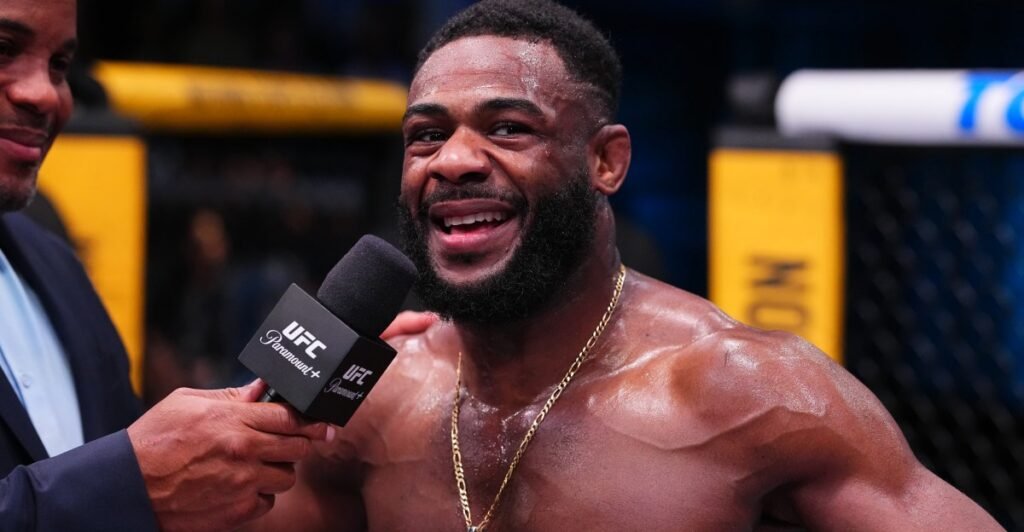 Aljamain Sterling sympathizes with Conor McGregor after latest injury: ‘Many people told me my career was over’