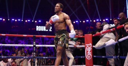 Anthony Joshua survives 2 knockdowns, comes back to flatten Kristian Prenga in second round