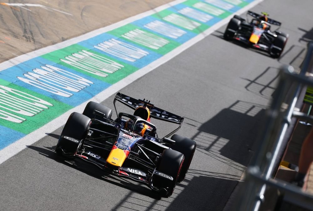 Red Bull looks set to retain its full line-up for '27 after locking Verstappen down