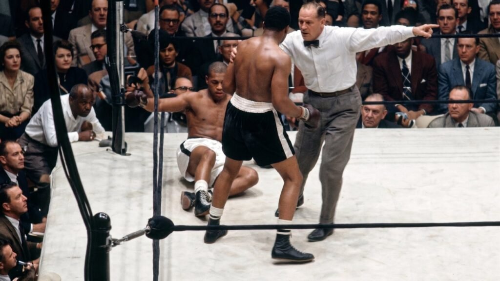 Archie Moore Rallies To Stop Harold Johnson In 14