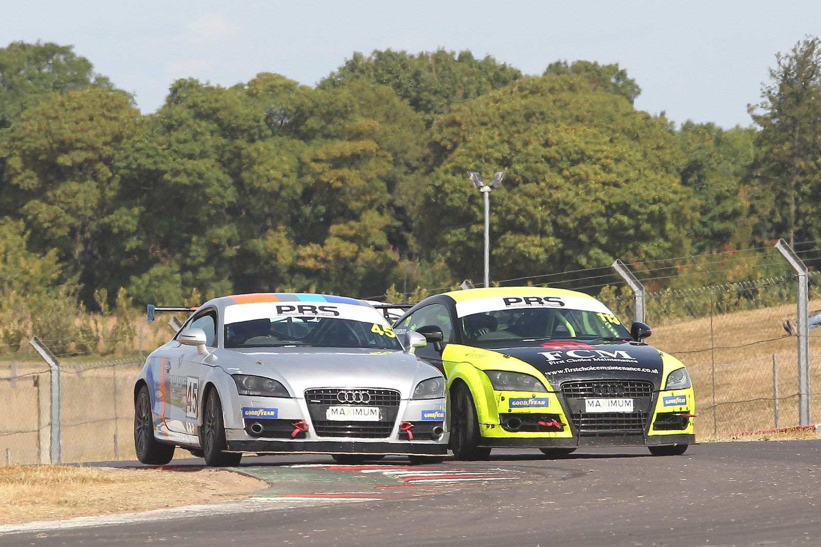 Swift (l) and Rogerson had hard-fought Audi tussle