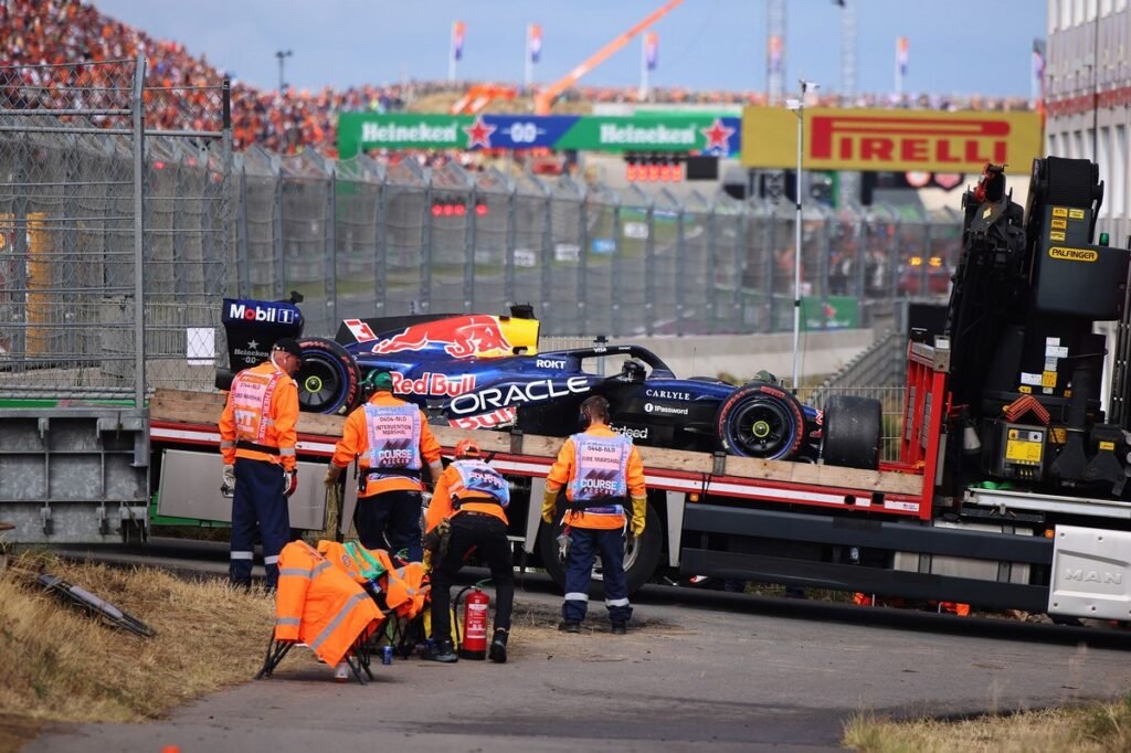 What caused Verstappen’s F1 Dutch GP crash