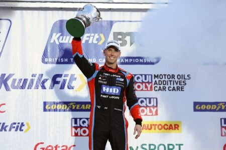 BTCC race winner Lloyd replaces Dorlin at Restart Racing