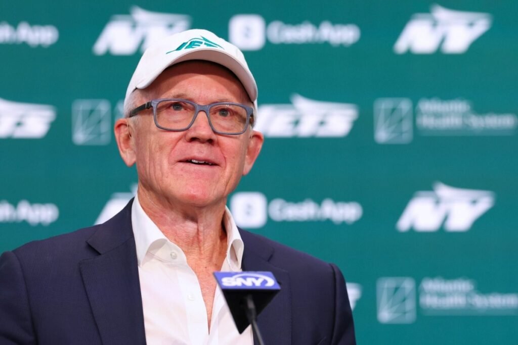 US billionaire Robert Wood Johnson acquires minor Aston Martin F1 stake