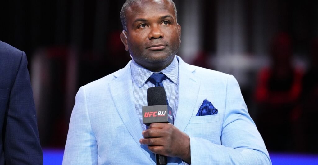 Din Thomas apologizes to Gillian Robertson for his ‘despicable’ decision to retire at UFC 330