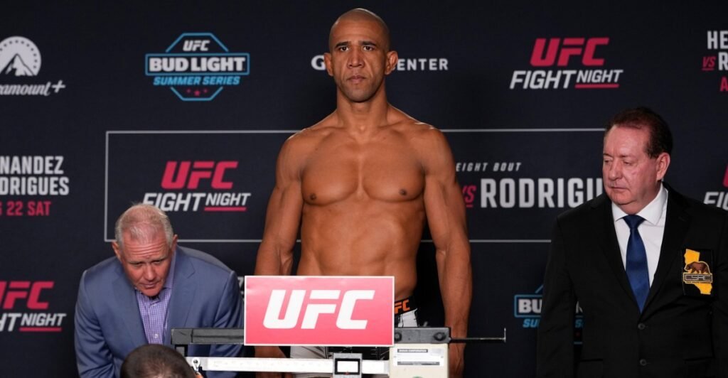 UFC Sacramento fight night weights: Gregory Rodrigues only weighed just 2 pounds more than Anthony Hernandez