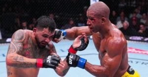 Anthony Hernandez claims Gregory Rodriguez was ‘cheating,’ grabbing his gloves in UFC Sacramento main event