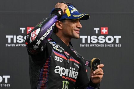 Martin leads Aprilia domination in sprint