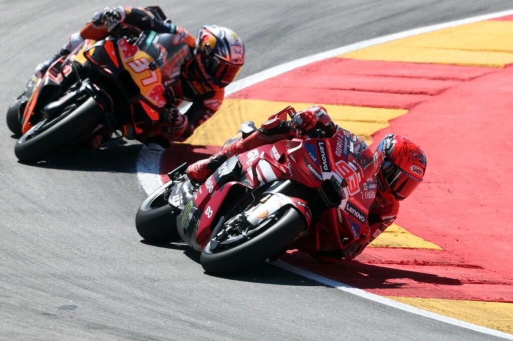 Marquez beats Acosta and Bezzecchi for crucial win