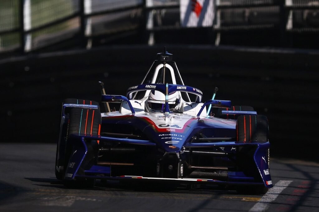 Wehrlein dominates race one to take championship lead