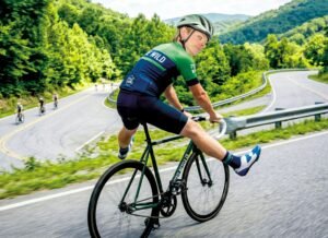 Riding a fixed is the best way to telegraph your superiority over someone on a carbon superbike