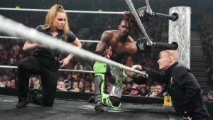 Je’Von Evans Recalls Medical Stoppage After ‘Seeing Stars’ During WWE Raw Match