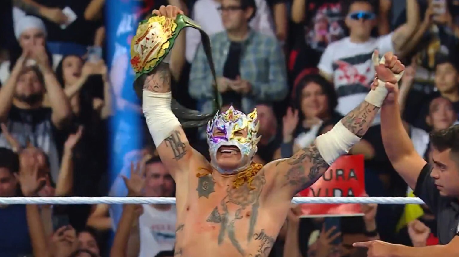 Rey Fenix Defeats Ricky Saints On WWE SmackDown, Retains AAA Cruiserweight Title
