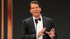 WWE HOFer JBL Says Commentary Didn’t Know Finish To This Massive WrestleMania Match