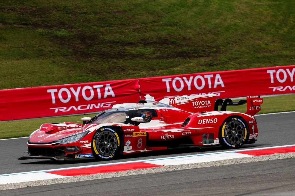 #8 Toyota Gazoo Racing Toyota TR010: Sebastien Buemi, Brendon Hartley, Ryo Hirakawa