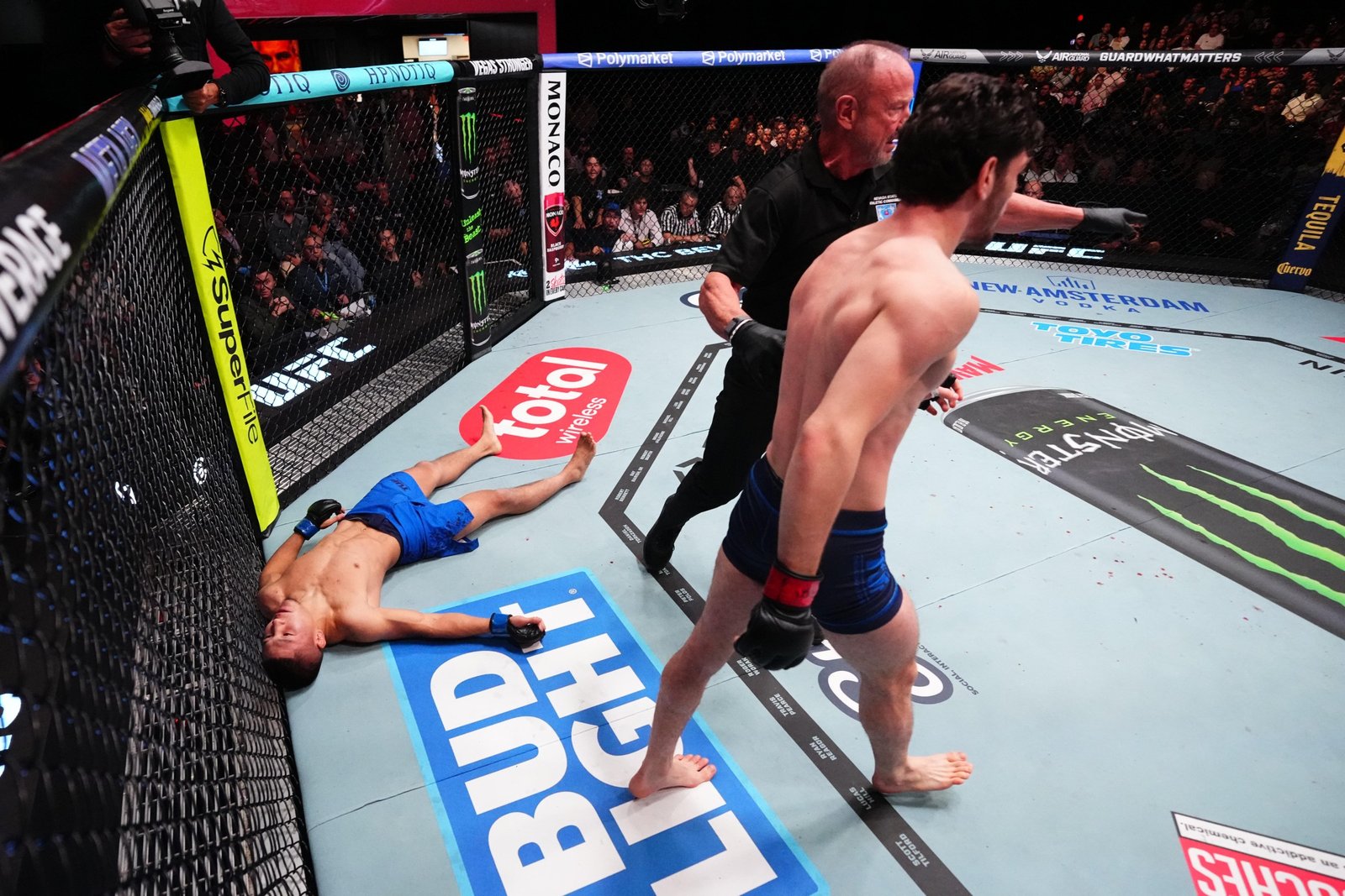 UFC Fight Night: Osmanli v Akylbek