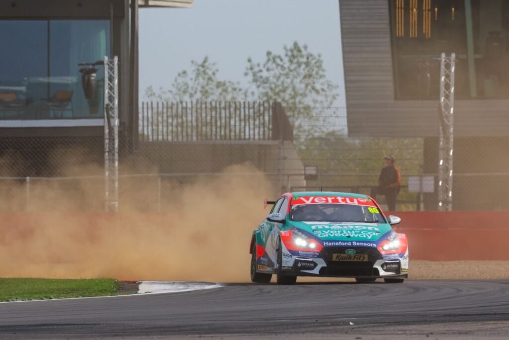 Ingram victorious in wet finale